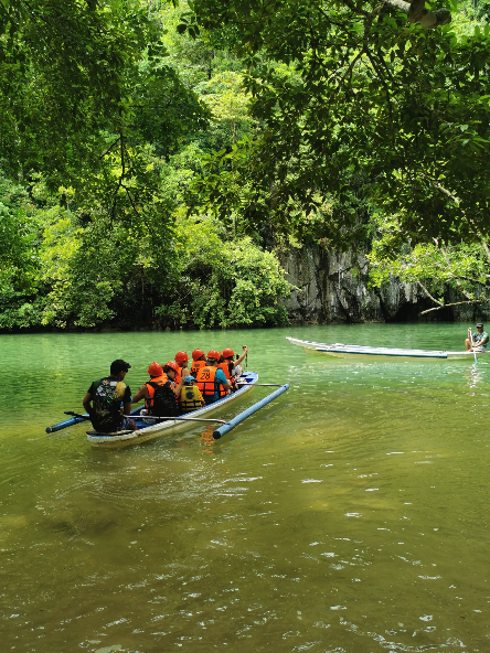Puerto Princesa tour scene